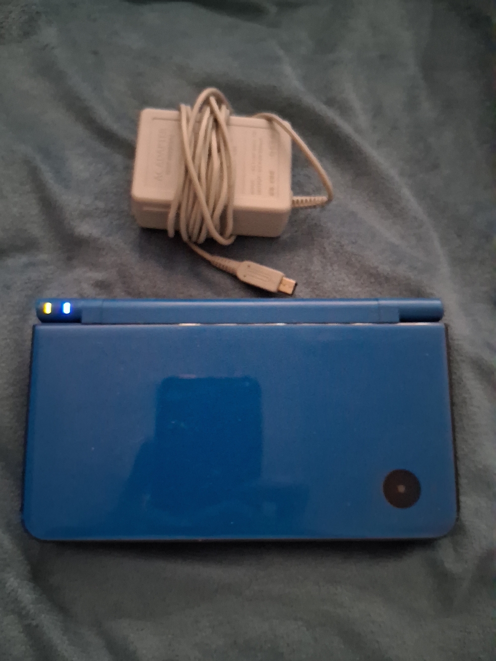 Perfect Condition Blue Nintendo DSi XL With Charger
